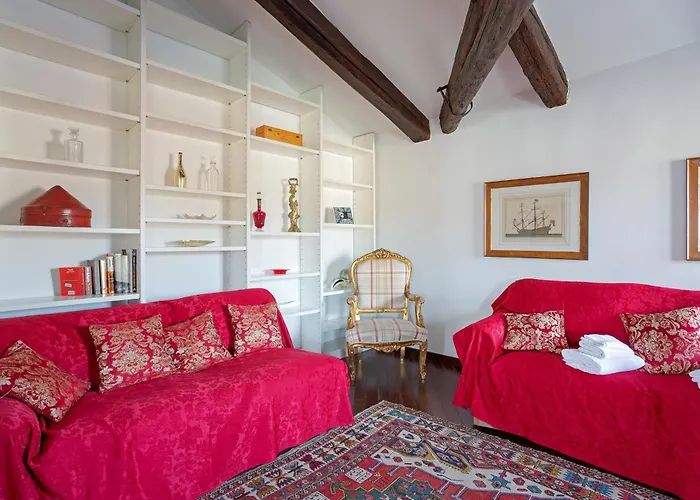 Vip And Rialto Bridge