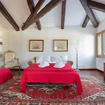 Vip And Rialto Bridge Apartment